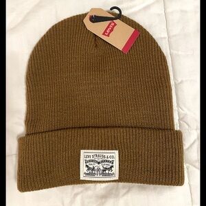 NWT Levi’s Ribbed Knit Tan Fall Winter Beanie Hat Cap Cuff And Logo Classic Warm